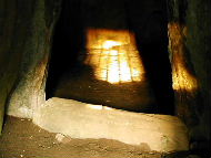 Sun in the chamber of the southern tomb at Dowth